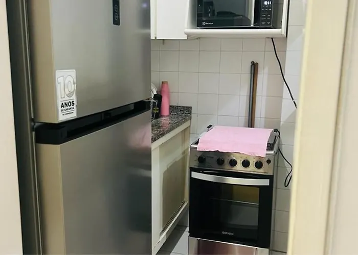 Maravilhoso Quarto E Sala Ate 4 Pessoas No Leblon Na Av Ataulfo De Paiva
