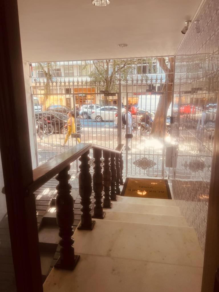 公寓 Maravilhoso E Sala Ate 4 Pessoas No Leblon Na Av Ataulfo De Paiva